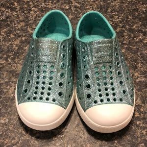 Native toddler girls size 7